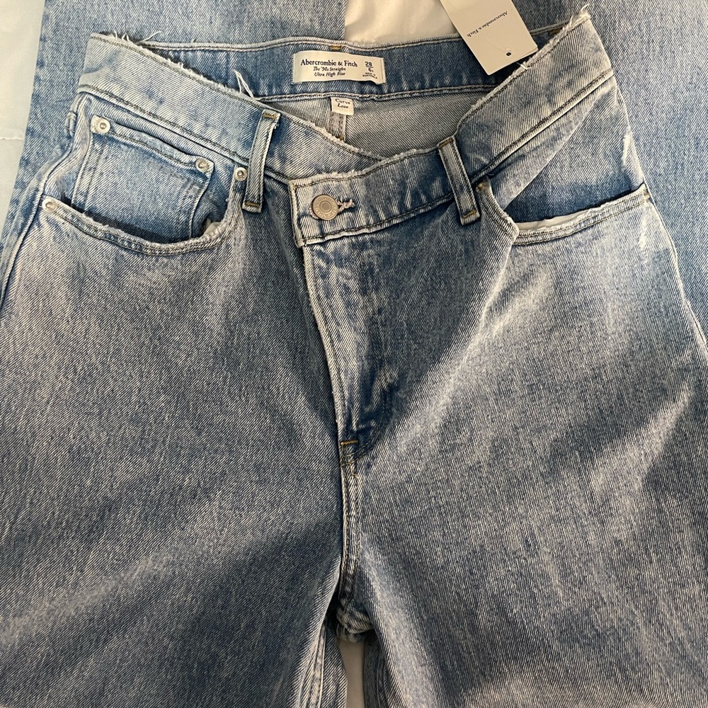 NWT Abercrombie & Fitch ultra high rise jeans CURVE LOVE